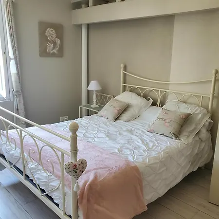 Holiday home Romantique De Type Charentais Le Thou