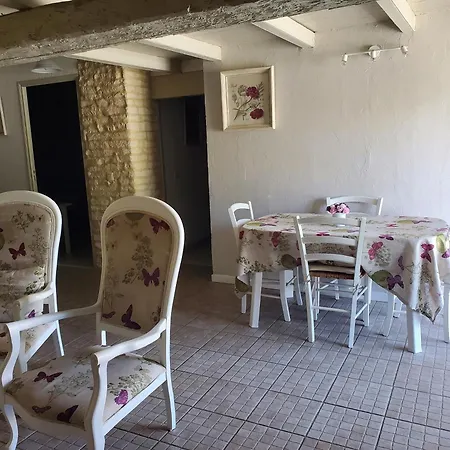 Romantique De Type Charentais